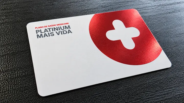 Cartão de saúde Platinium Mais Vida produzido pela ActiveCard